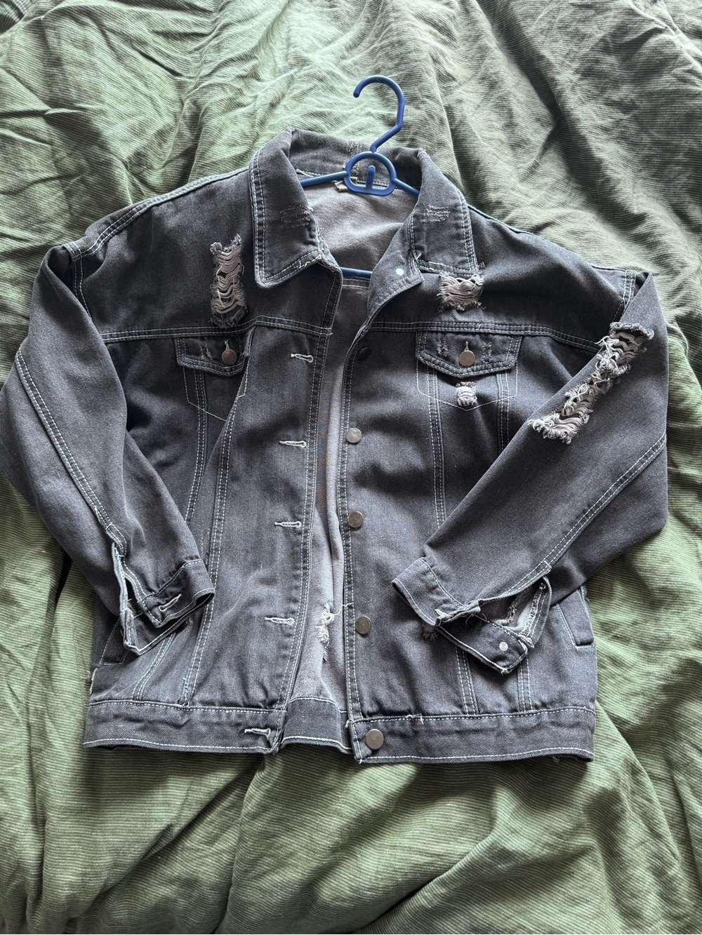 ROMWE Distressed Black Jean Jacket